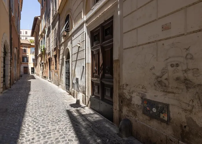 Charming Near Piazza Navona Διαμέρισμα *